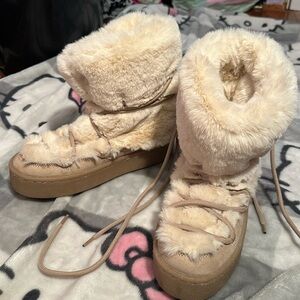 H&M brown and cream fluffy eskimo boots size 7